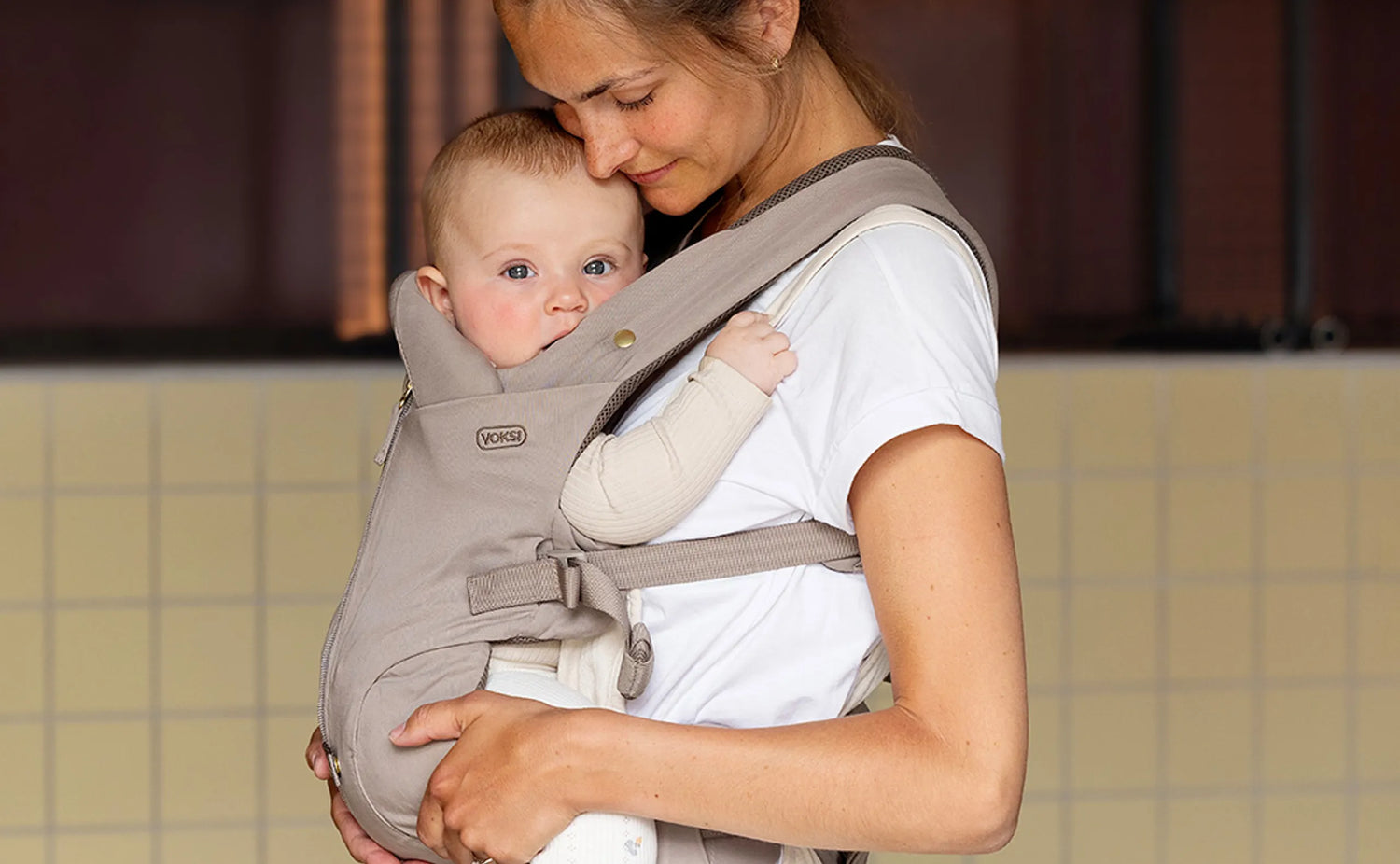 How to carry your baby safely with Voksi Huddle
