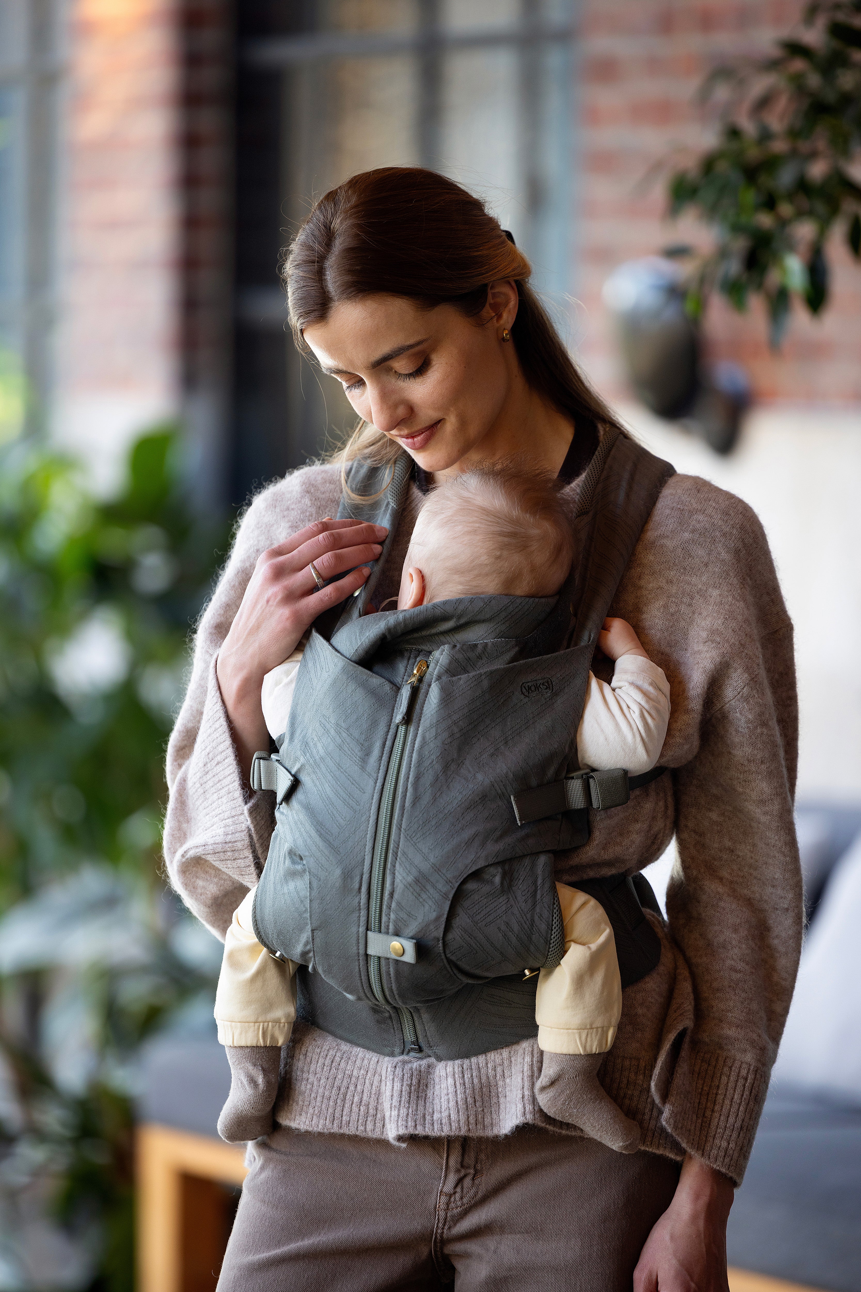 HUDDLE - Zip on baby carrier – Voksi
